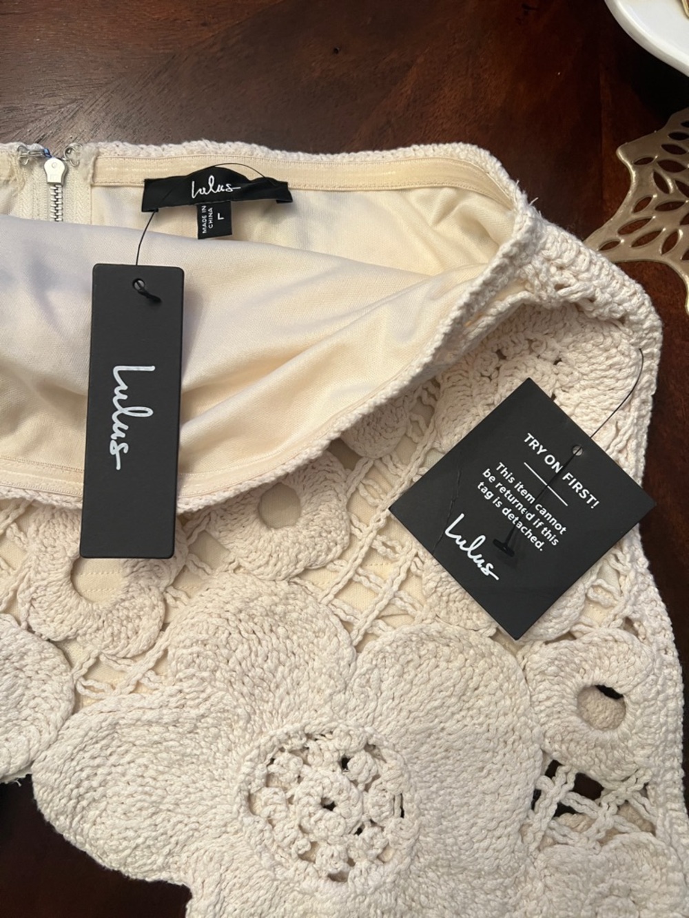 Lulu's Cream Crocheted Floral Lace top💕Size L 🤩🤩🔥🔥NWT - Picture 3 of 11